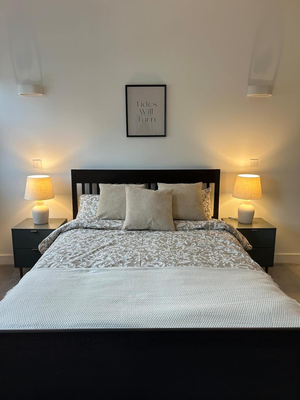 Apartamento Modern Cosy 2 Bed Apartment, Smart Tv & Netflix With Private Balcony And View *